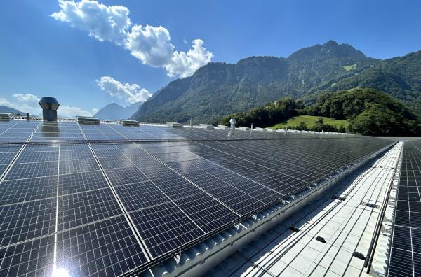 Niederurnen, Swisspearl Schweiz AG